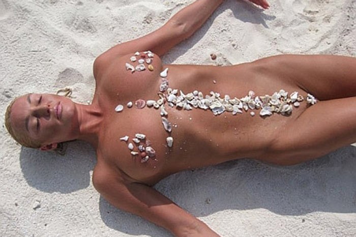 Анастасия Волочкова на пляже