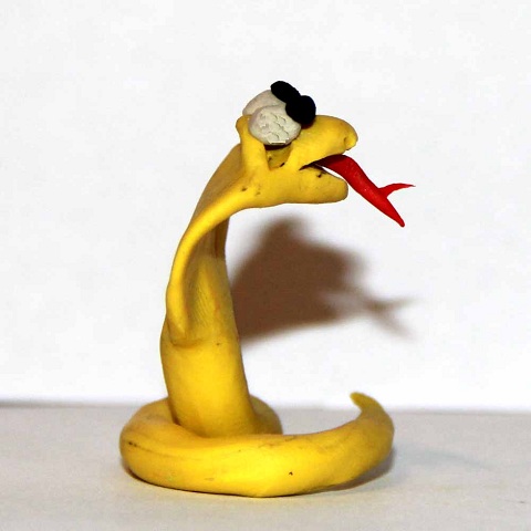 Змея из пластилина