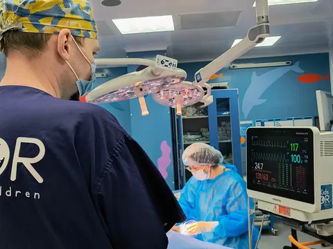 Причіп квадроцикла притис підлітка: у Львові врятували хлопця з розривом кишки