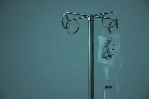 Удар гойдалкою по спині: як у Львові врятували селезінку підлітку без операції