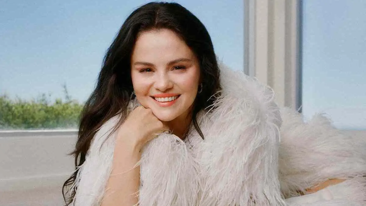 Селена Гомес обрала сукню українського бренду Lever Couture для зйомки