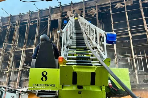 Атака на Запоріжжя: постраждали люди, пошкоджено університет і ТЦ