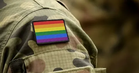 Дискримінація ЛГБТІК+ в армії: як реагувати та що робити