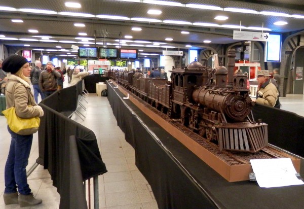 неделя шоколада Бельгии самый большой в мире шоколадный поезд 