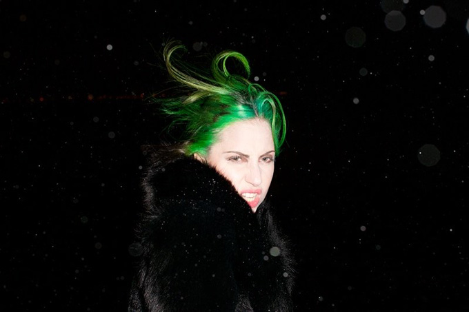 Леди Гага с зелеными волосами