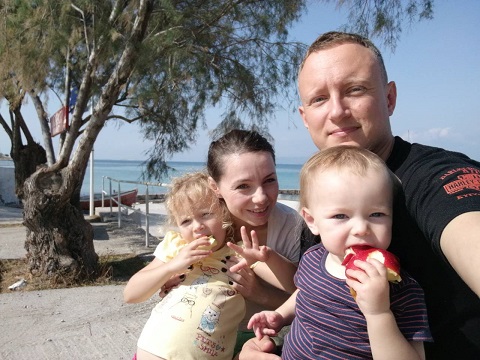 Наталья Гордиенко с мужем и детьми