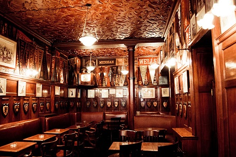 бар Harry&rsquo;s New York Bar, Париж