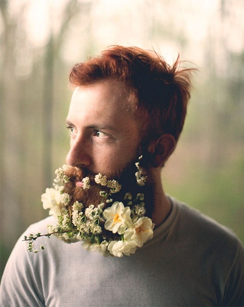 цветы в бороде