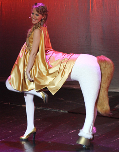 Ксения Собчак в костюме лошади